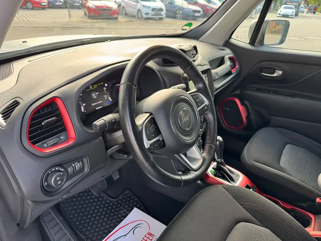 Jeep Renegade PHEV 4xe Trailhawk - Thumbnail 12