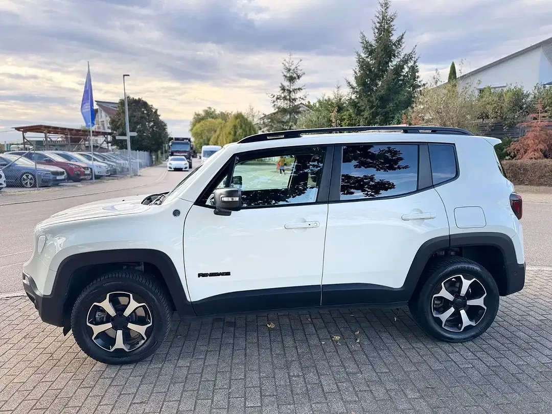 Jeep Renegade PHEV 4xe Trailhawk - Thumbnail 4