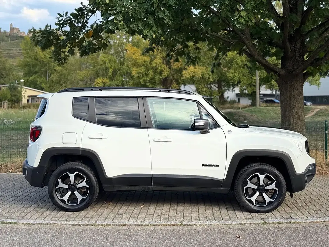 Jeep Renegade PHEV 4xe Trailhawk - Thumbnail 8