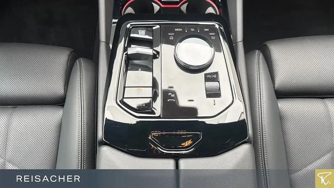BMW 520 xDrive M Sport - Thumbnail 11