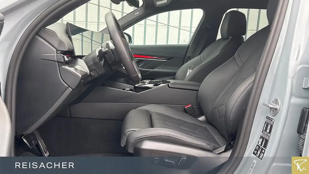 BMW 520 xDrive M Sport - Thumbnail 4