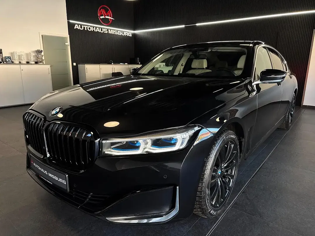 BMW 740 xDrive - Thumbnail 1