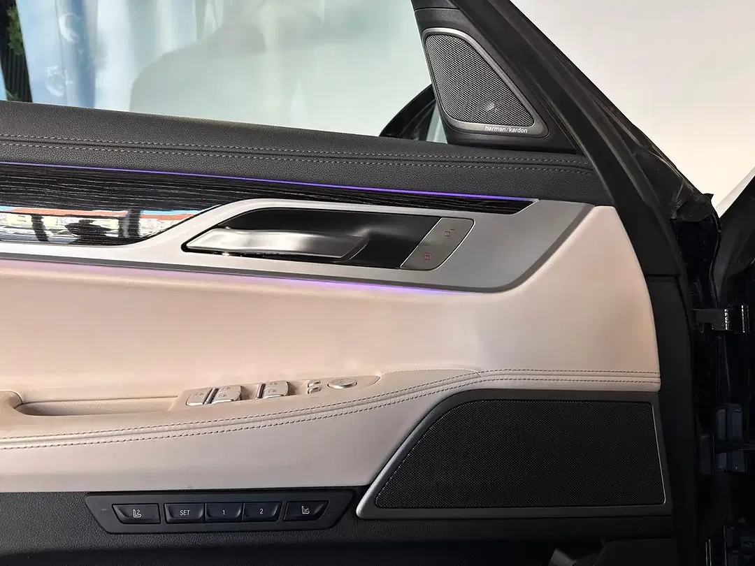BMW 740 xDrive - Thumbnail 12