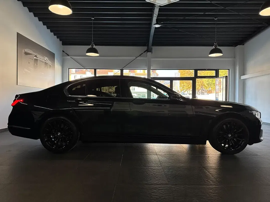 BMW 740 xDrive - Thumbnail 4