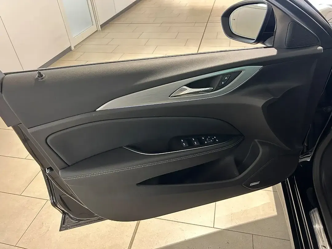 Opel Insignia 2.0 4x4 GSi - Thumbnail 11