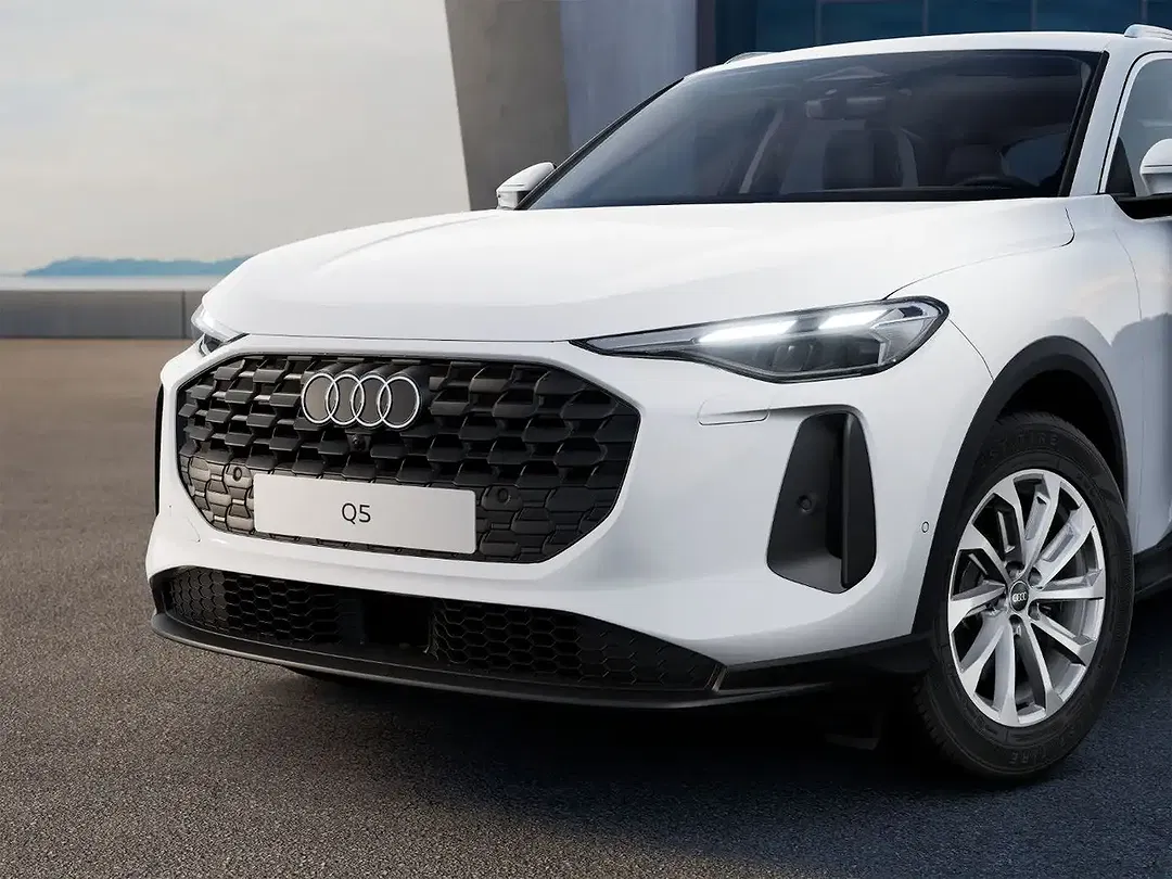 Audi Q5 TFSI S tronic - Thumbnail 6
