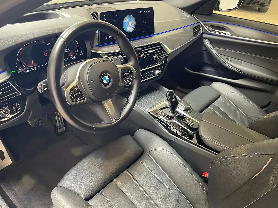 BMW 530 Touring M Sport - Thumbnail 10