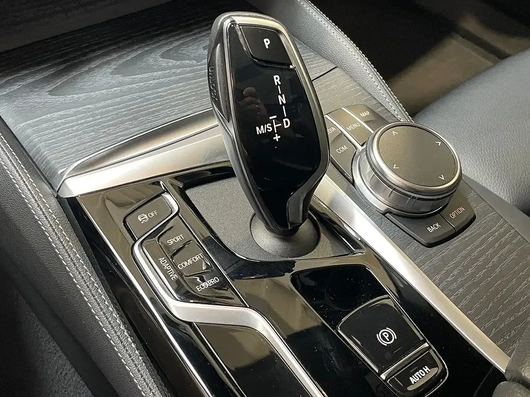 BMW 530 Touring M Sport - Thumbnail 16