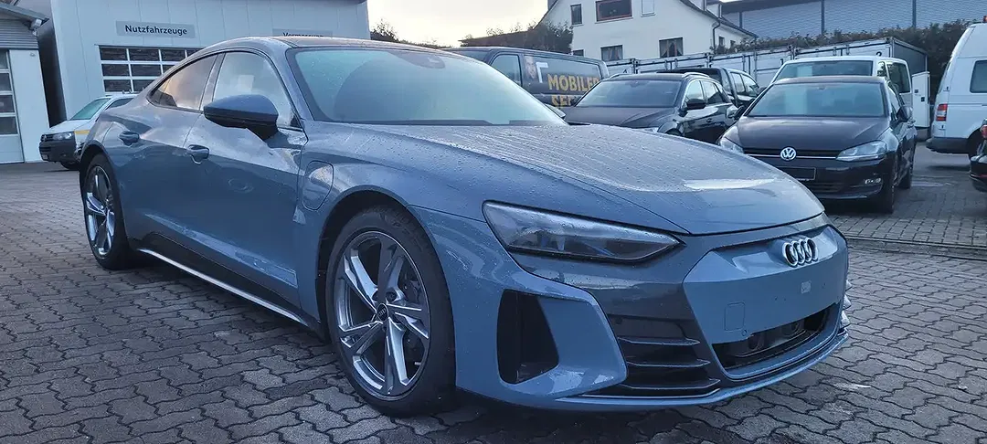 Audi e-tron GT quattro Base - Thumbnail 4