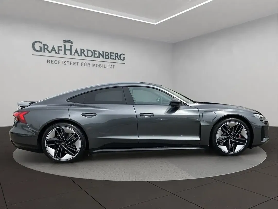 Audi e-tron GT quattro RS - Thumbnail 6