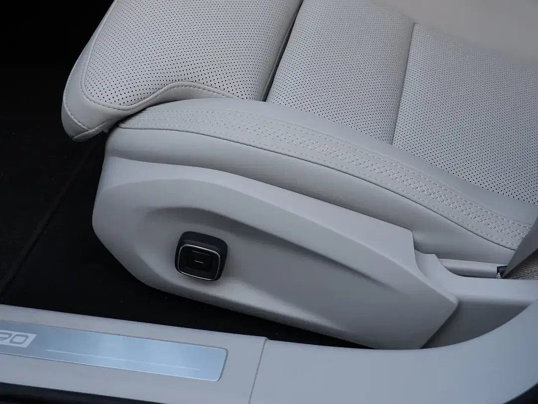 Volvo ES90 Ultra - Thumbnail 14