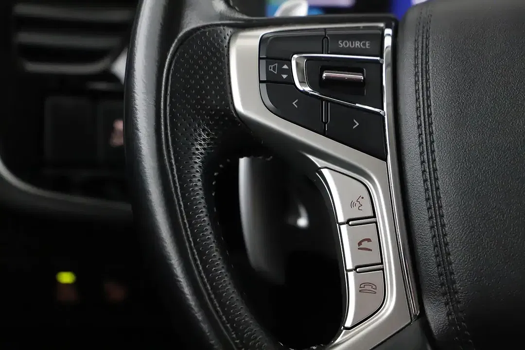 Mitsubishi Outlander PHEV 4WD Intense - Thumbnail 6