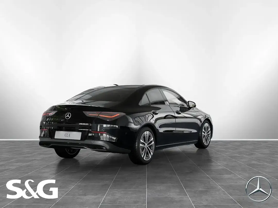 Mercedes-Benz CLA 180 Night - Thumbnail 3