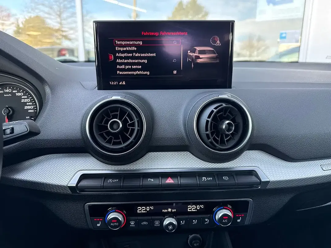 Audi Q2 30 TFSI - foto 12