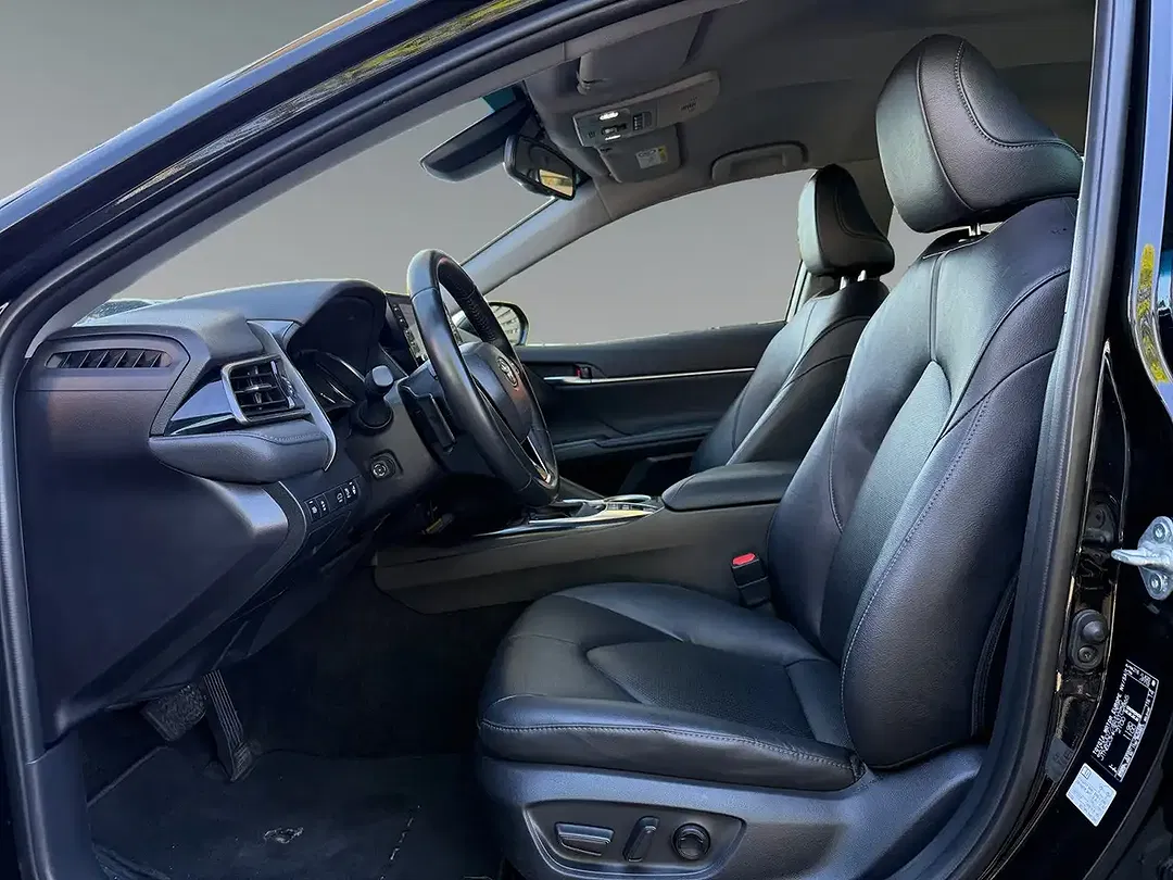 Toyota Camry Hybrid Executive - Thumbnail 9