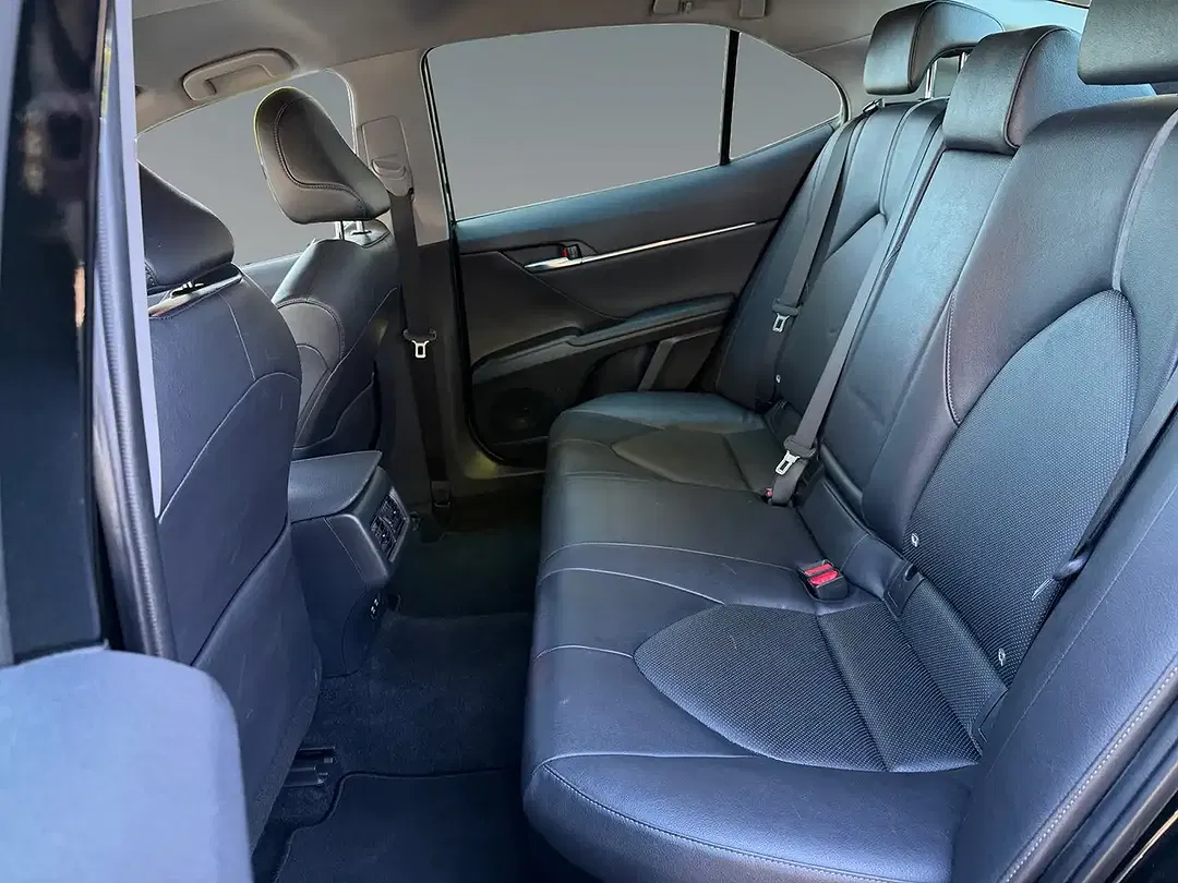 Toyota Camry Hybrid Executive - Thumbnail 13
