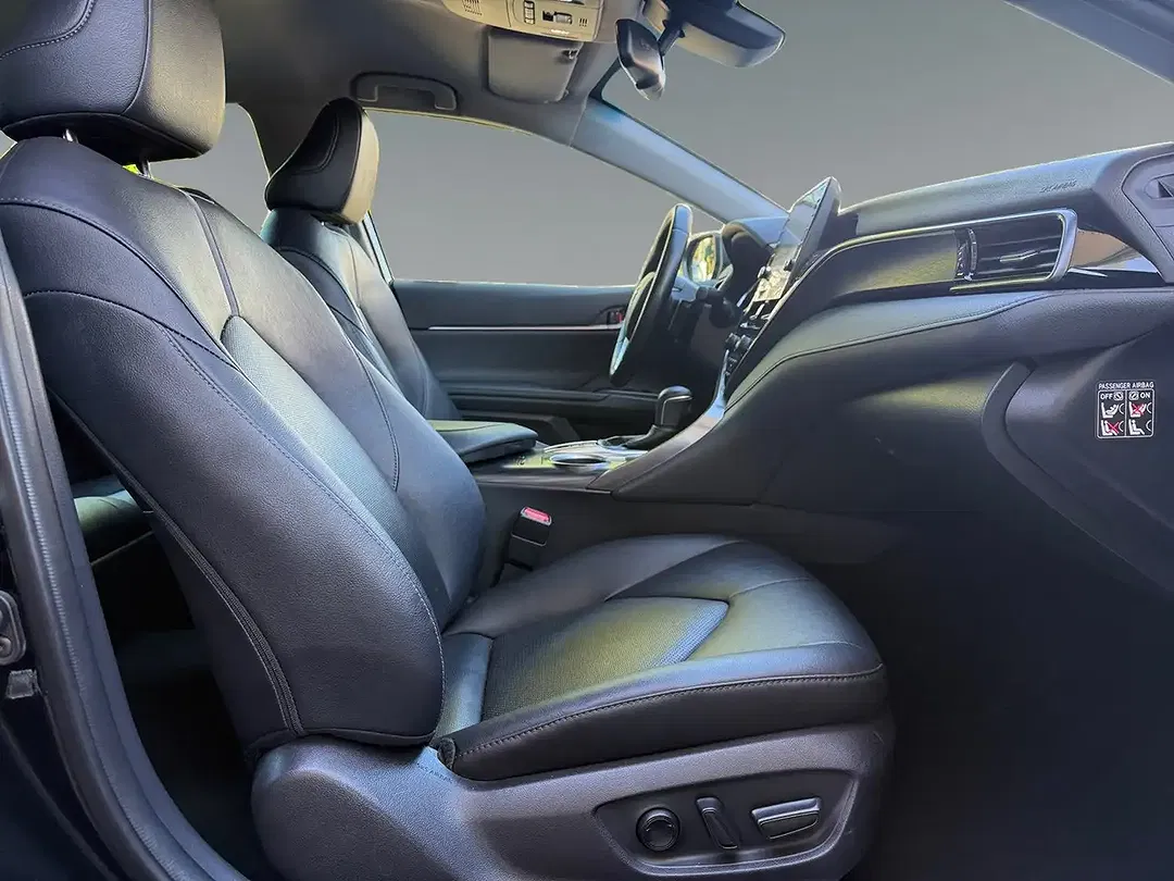 Toyota Camry Hybrid Executive - Thumbnail 15