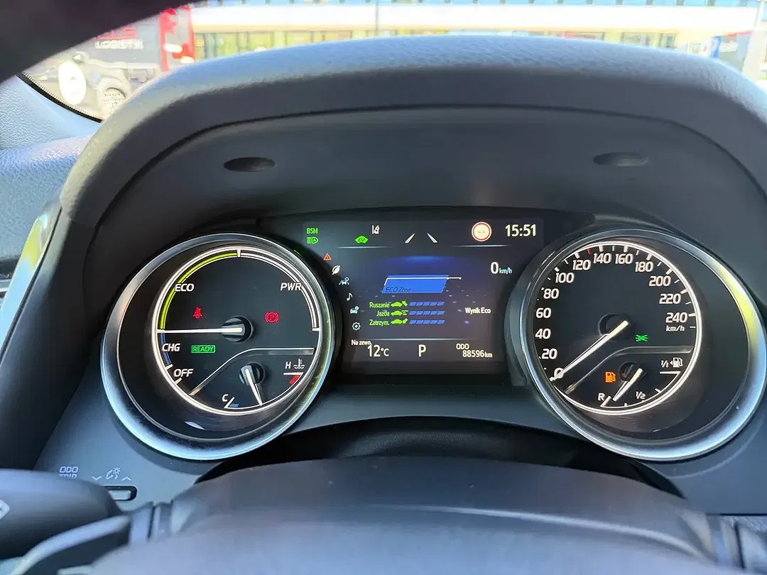 Toyota Camry Hybrid Executive - Thumbnail 19