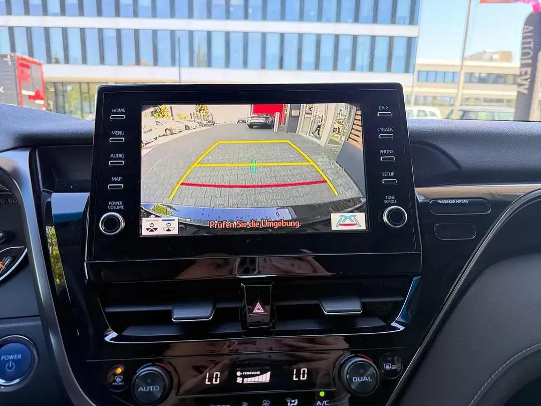 Toyota Camry Hybrid Executive - Thumbnail 23