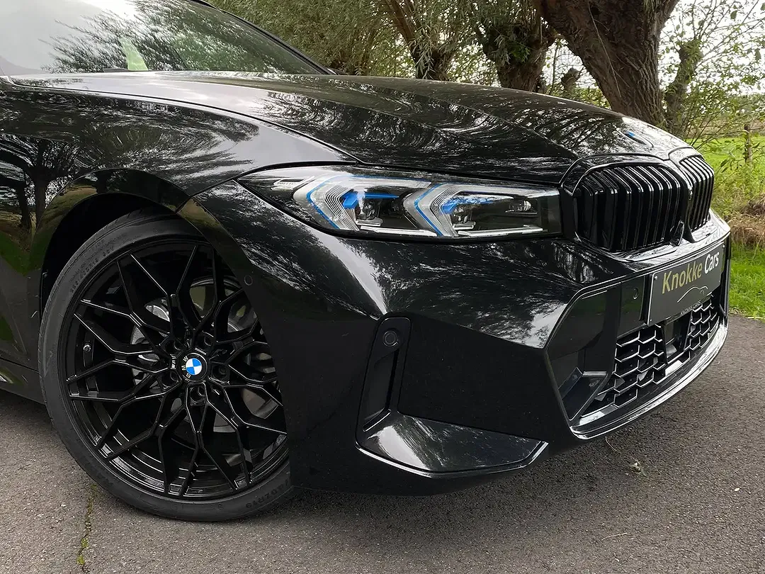 BMW 320 - Thumbnail 4
