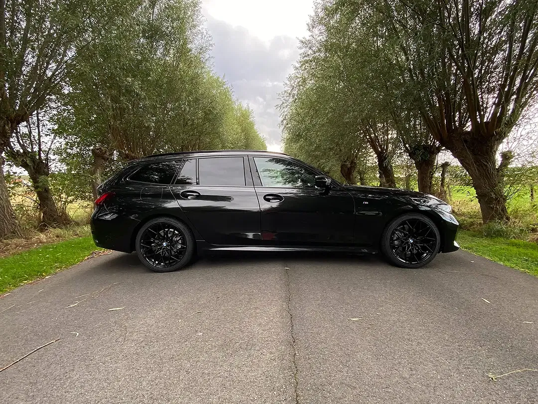 BMW 320 - Thumbnail 5