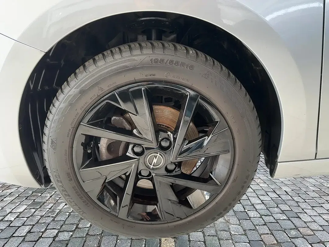 Opel Corsa 1.2 GS - Thumbnail 12