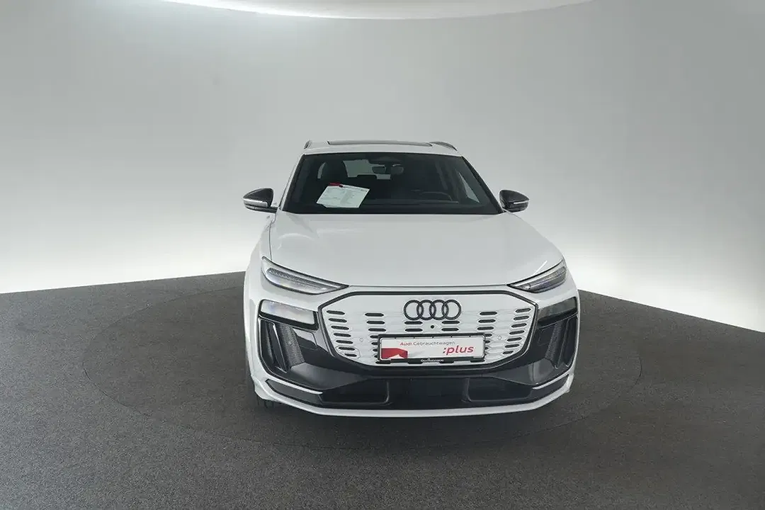 Audi SQ6 e-tron Matrix LED S line - Thumbnail 3