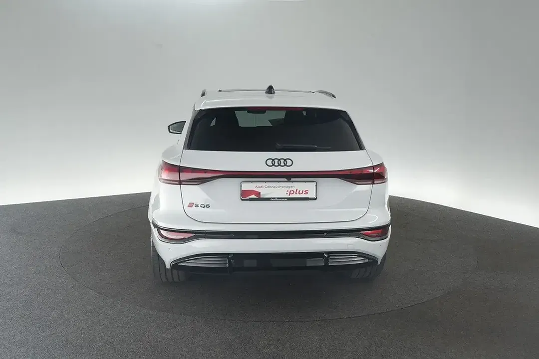 Audi SQ6 e-tron Matrix LED S line - Thumbnail 4