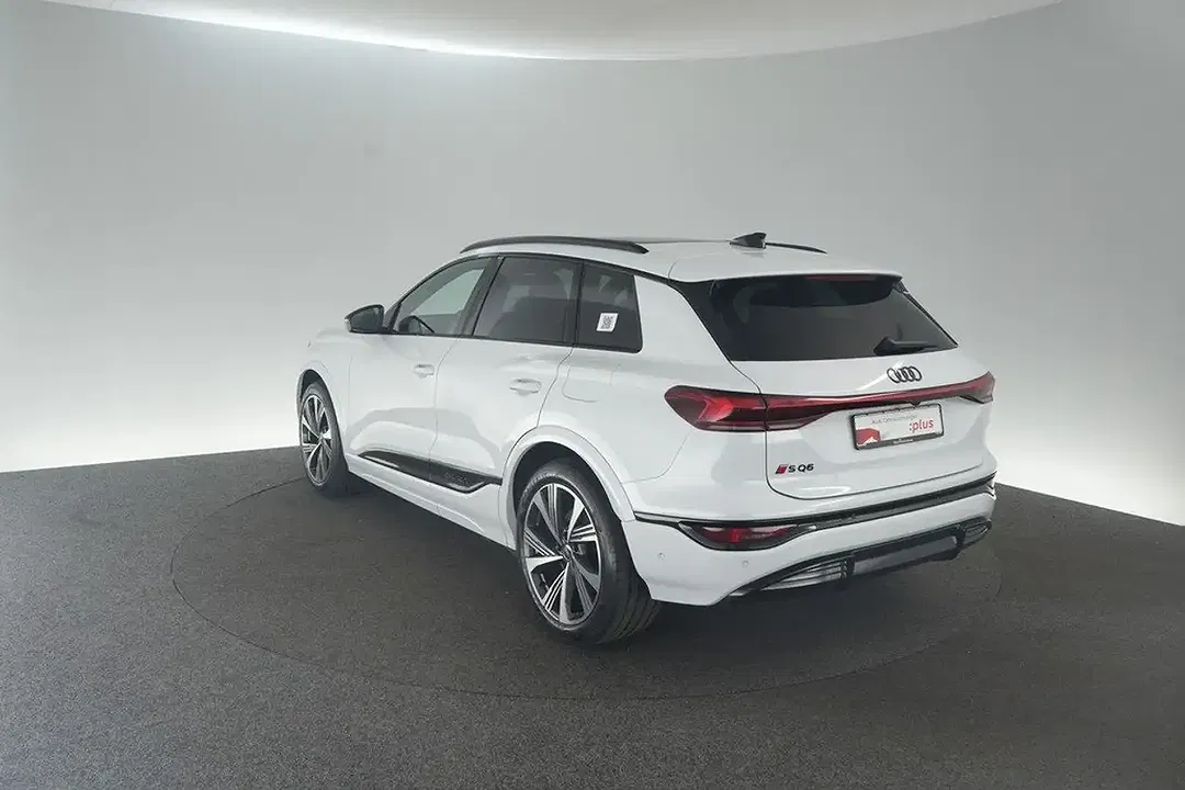 Audi SQ6 e-tron Matrix LED S line - Thumbnail 8