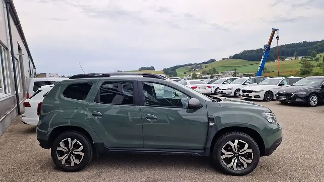 Dacia Duster 4x4 Journey - Thumbnail 4