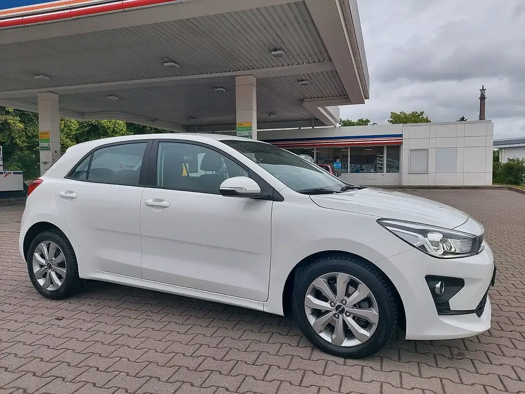 Kia Rio Vision - Thumbnail 12