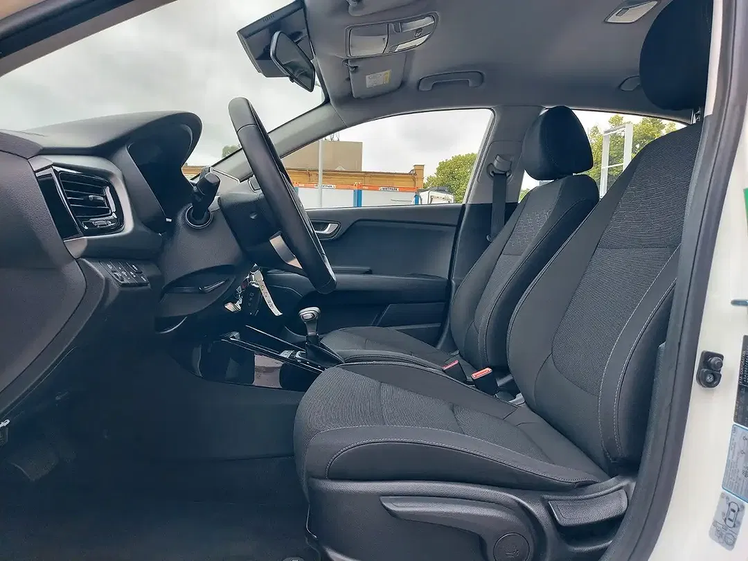 Kia Rio Vision - Thumbnail 13