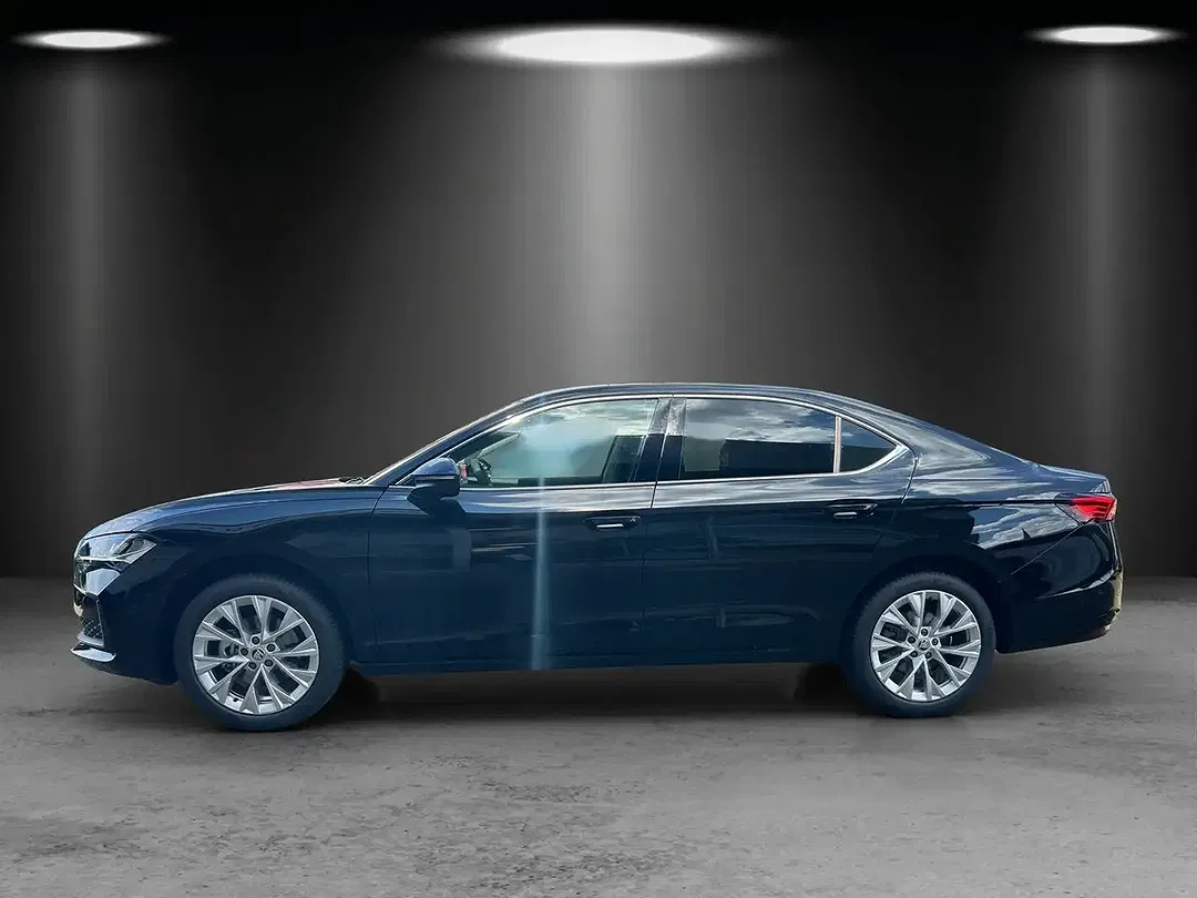 Skoda Superb 2.0 TDI DSG Selection - foto 2