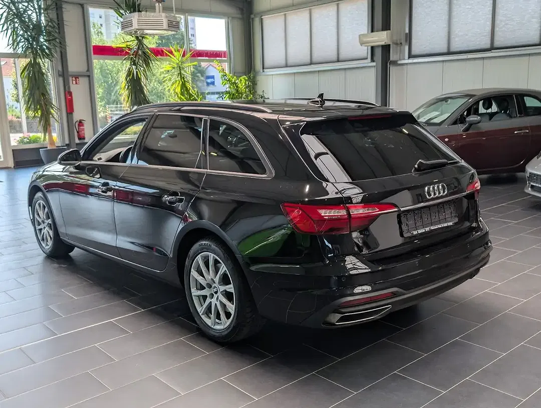 Audi A4 35 TFSI S tronic Avant - foto 2