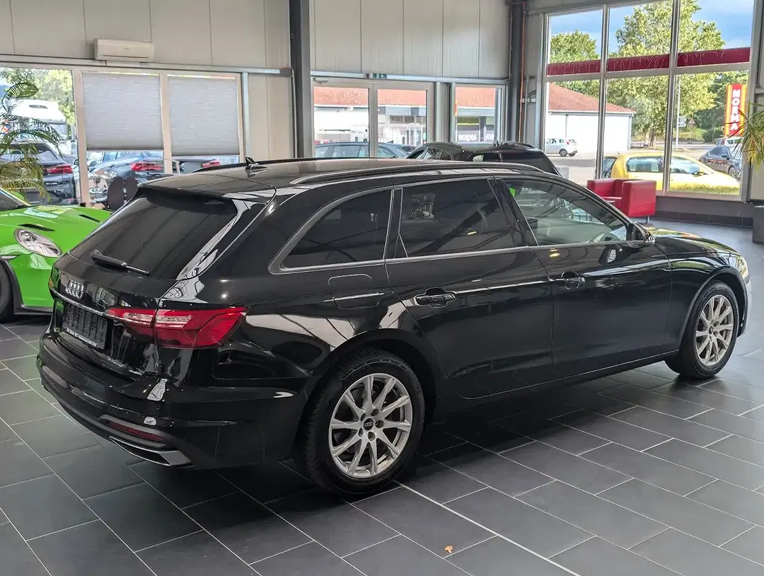Audi A4 35 TFSI S tronic Avant - Thumbnail 6