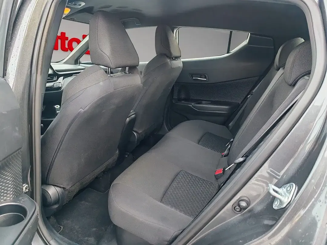 Toyota C-HR Hybrid - Thumbnail 11