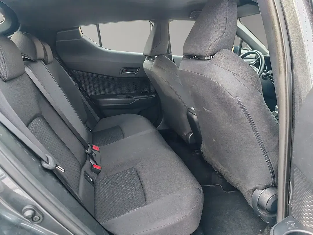 Toyota C-HR Hybrid - Thumbnail 13