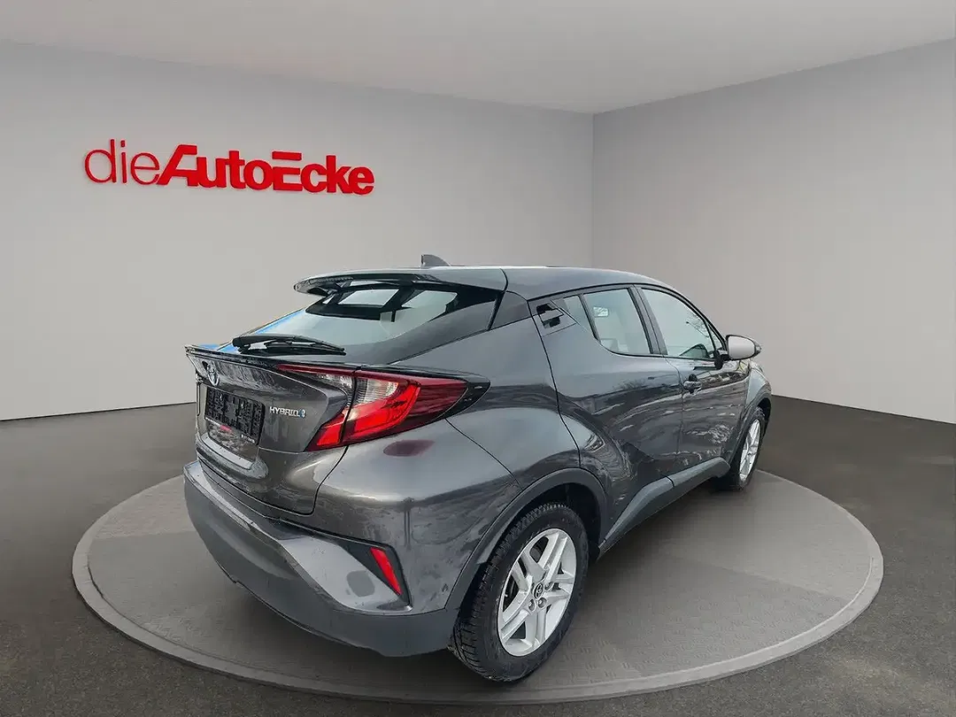 Toyota C-HR Hybrid - Thumbnail 5