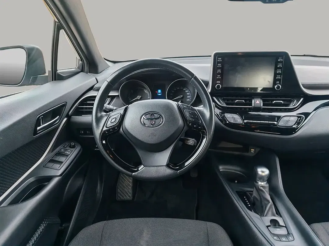 Toyota C-HR Hybrid - Thumbnail 9