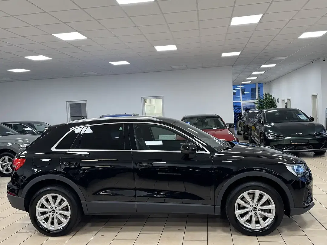 Audi Q3 45 TFSI e S line - Thumbnail 4
