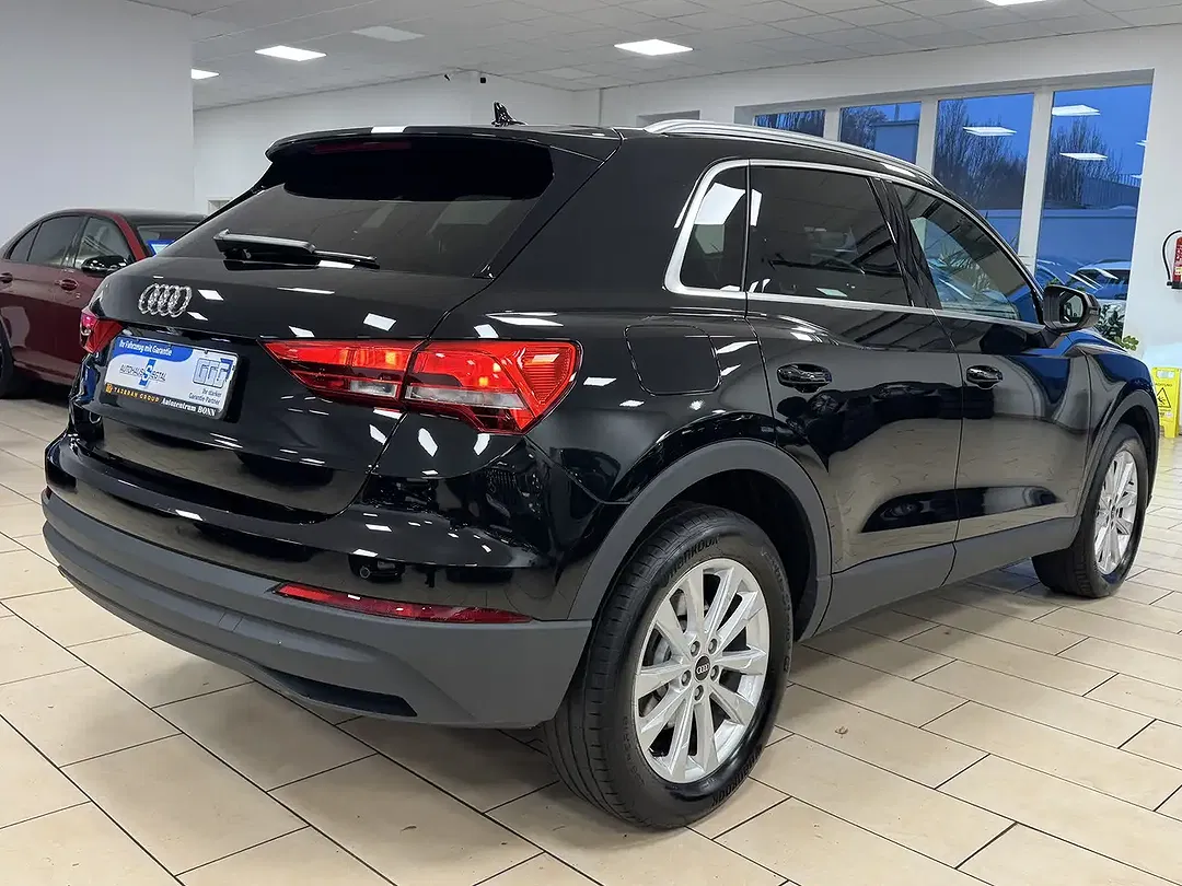 Audi Q3 45 TFSI e S line - Thumbnail 5