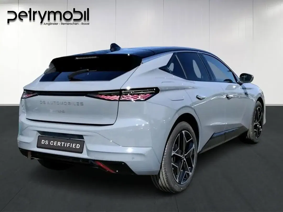 DS Automobiles N°4 - Thumbnail 4