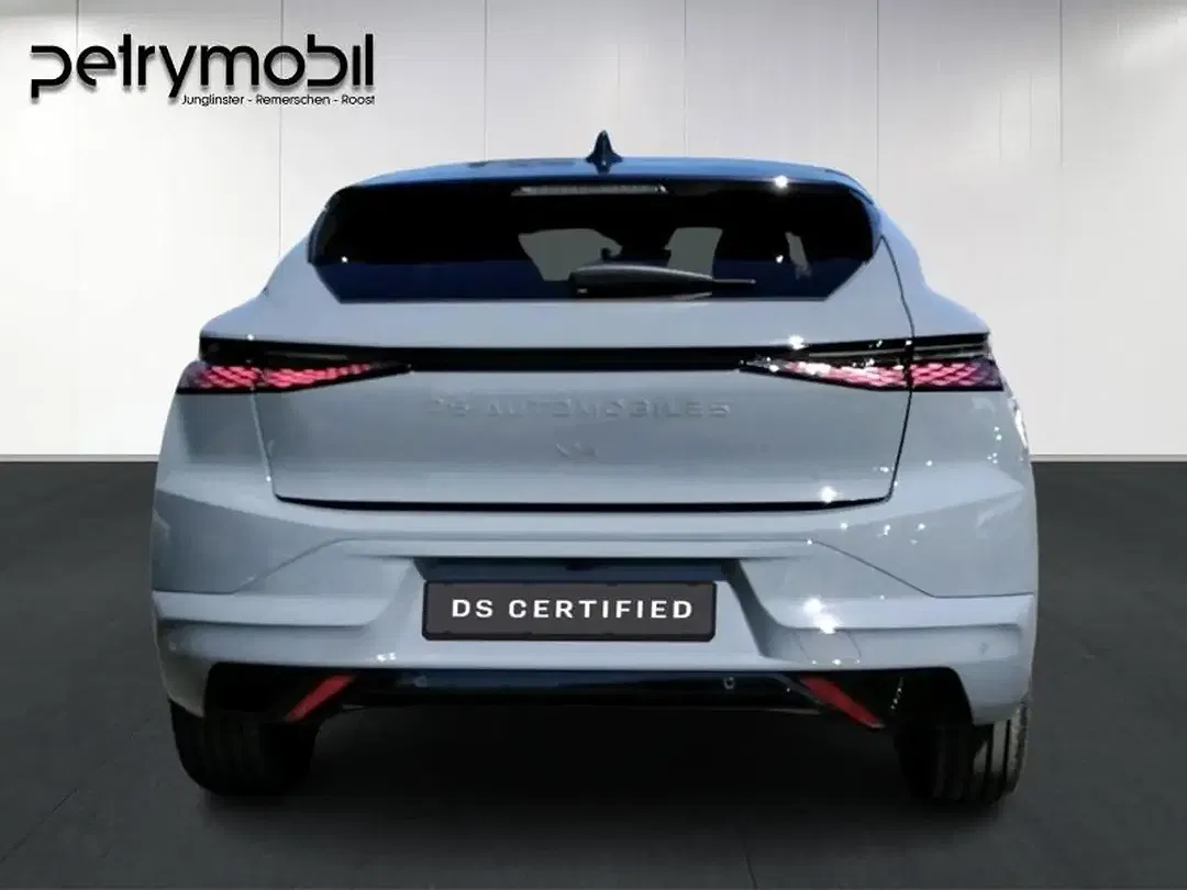 DS Automobiles N°4 - Thumbnail 5