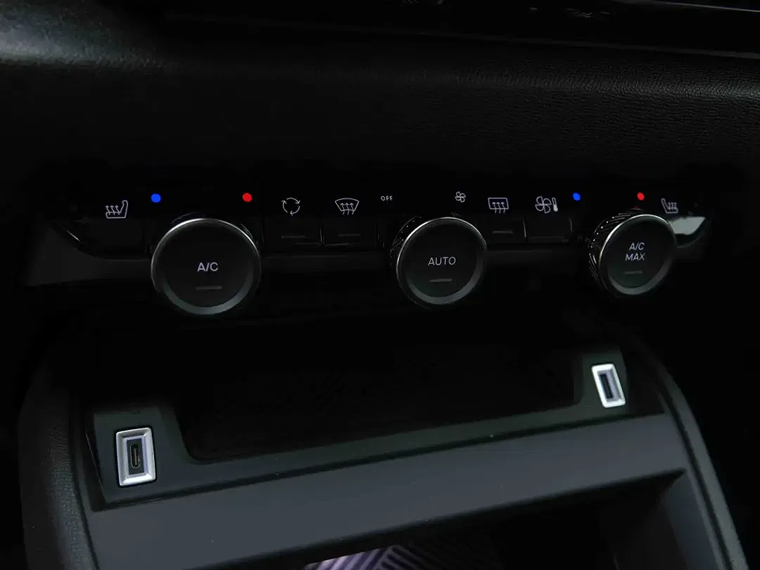 Citroen C4 Hybrid Max - Thumbnail 14