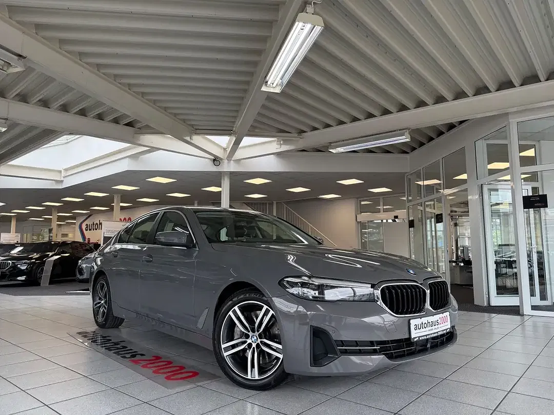 BMW 530 AUT xDrive - Thumbnail 1