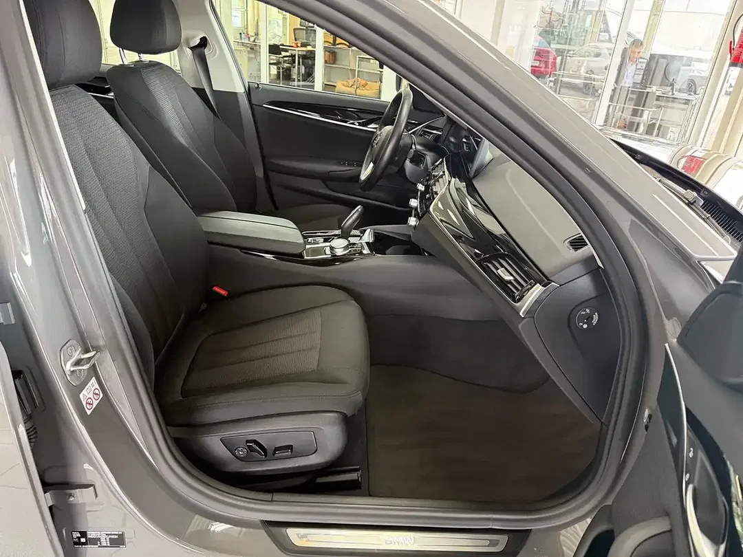 BMW 530 AUT xDrive - Thumbnail 6