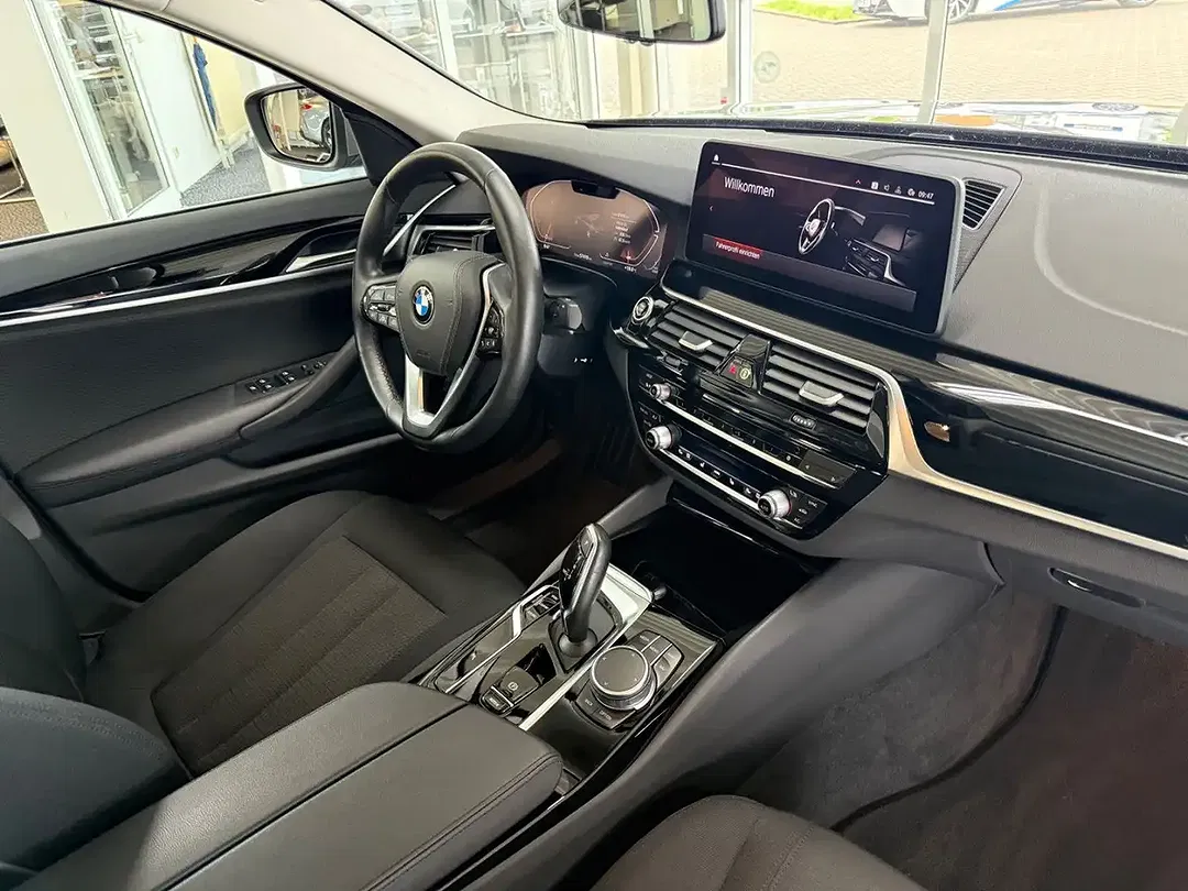 BMW 530 AUT xDrive - Thumbnail 7