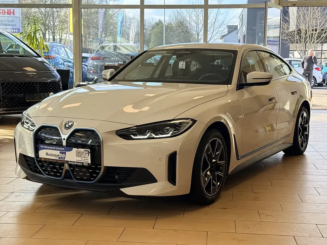 BMW i4 - foto 1