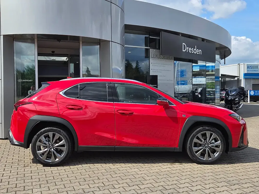 Lexus UX 300h F SPORT Design - Thumbnail 4