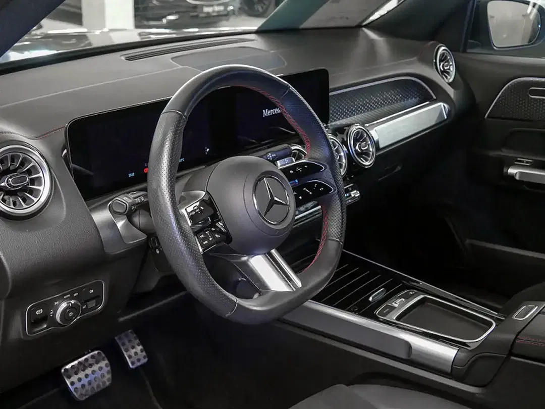 Mercedes-Benz EQB 250 AMG Night - Thumbnail 12